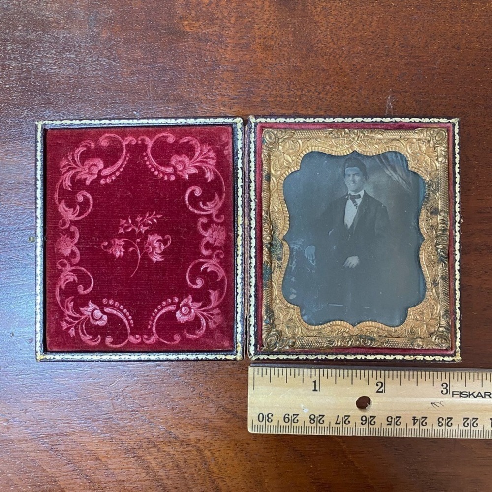 1860s 1/6 Plate Ambrotype Photograph Young Man w Brass Mat Preserver Full Case